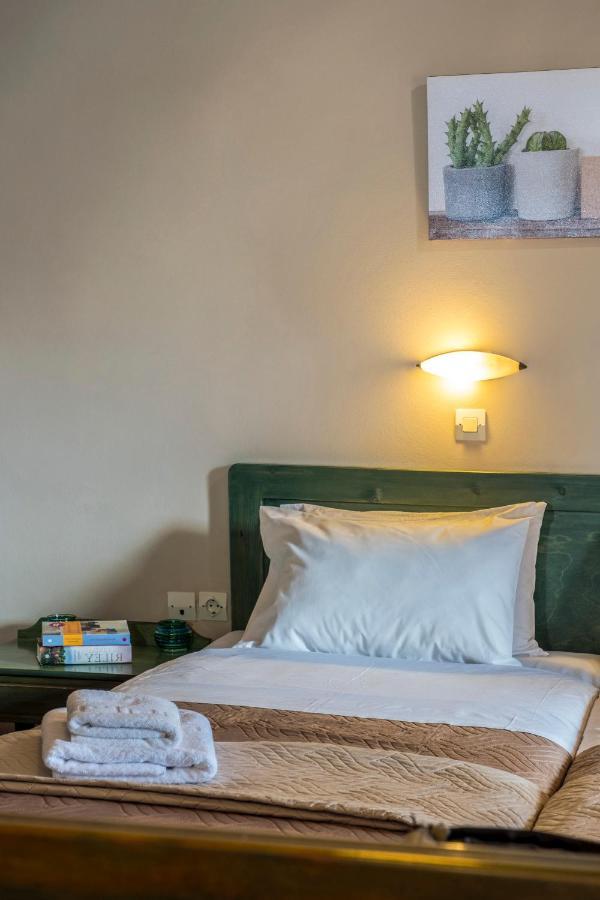 קאטו דרטסו Theos Village Apartments מראה חיצוני תמונה