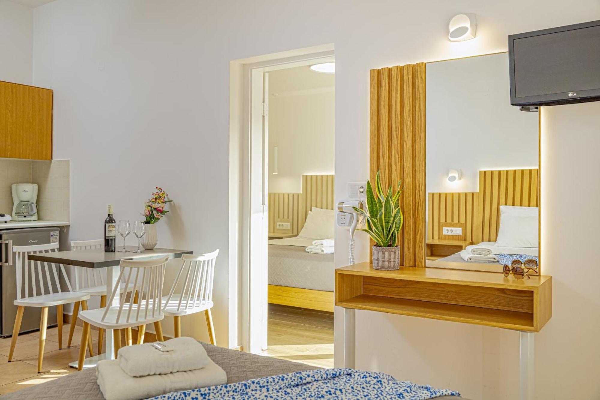קאטו דרטסו Theos Village Apartments מראה חיצוני תמונה