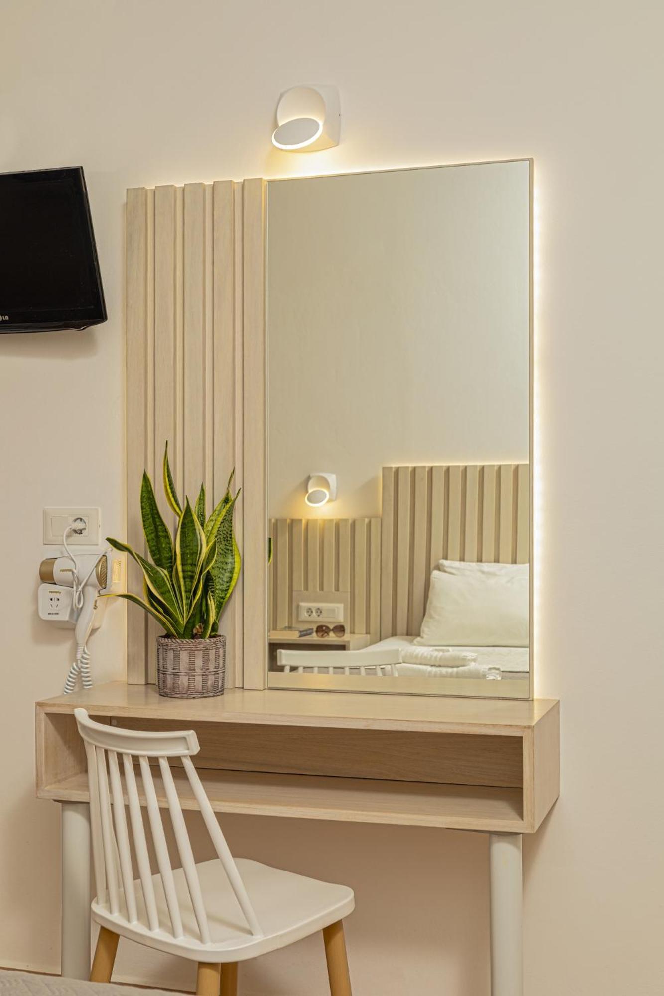קאטו דרטסו Theos Village Apartments מראה חיצוני תמונה
